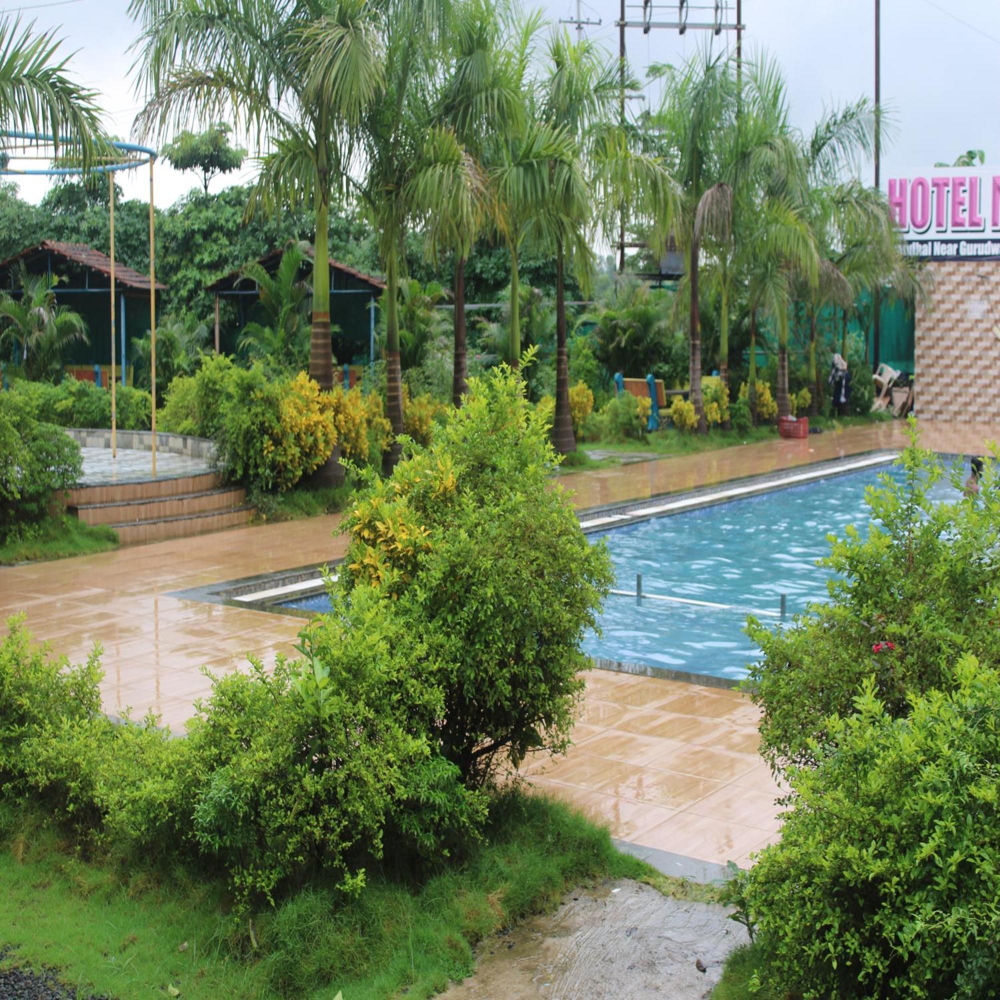 Hotel Metro Palace Resort Карджат Экстерьер фото